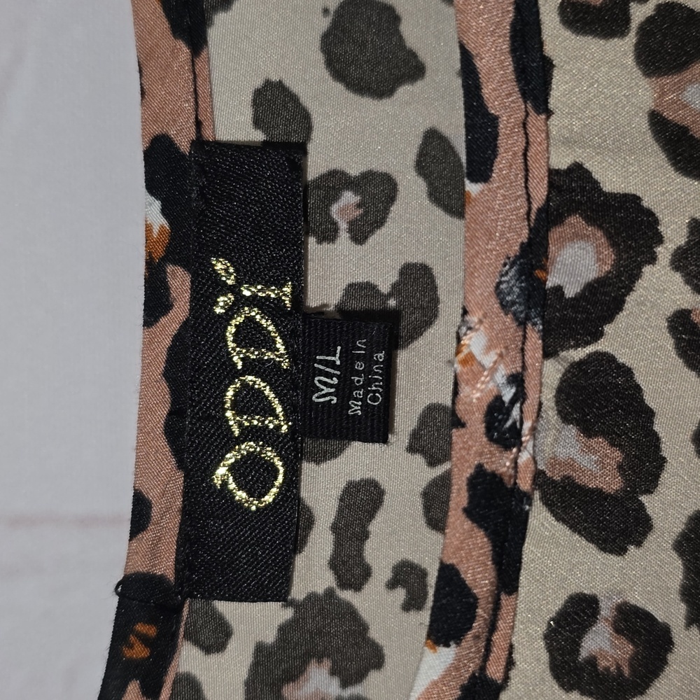 ODDY Multi Color Leopard Sleeve Womens Size M/L - Picture 2 of 9